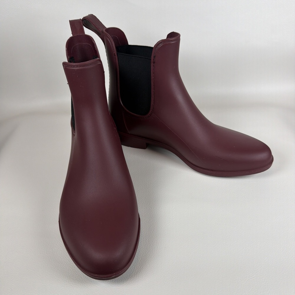Capelli New York Women's Size 8 Burgundy Chelsea Rain Boots Waterproof Ankle
